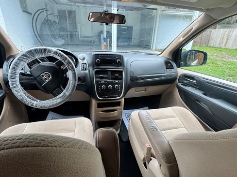 Used 2014 Dodge Grand Caravan American Value Package FWD image 8