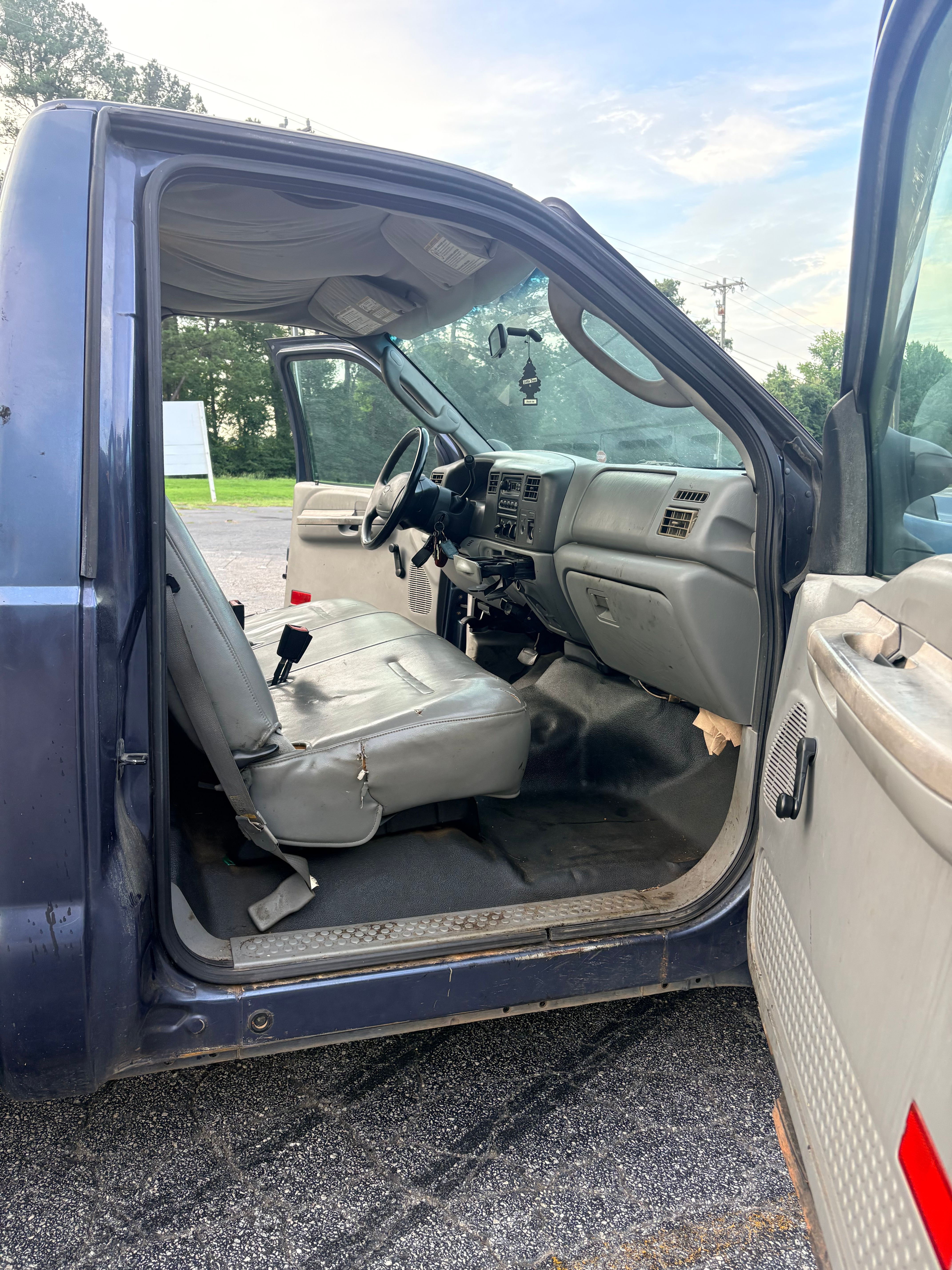 Used 2004 Ford F250 XL RWD image 11