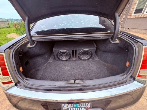 Used 2013 Chrysler 300 C RWD image 6