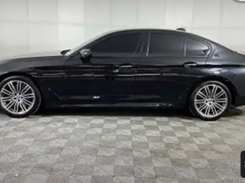 Used 2018 BMW M550i xDrive image 5