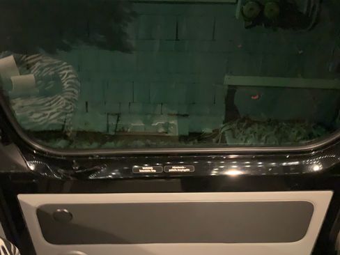 Used 2015 Freightliner Sprinter 2500 image 16