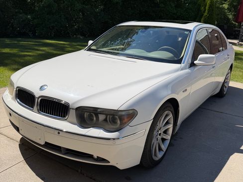 Used 2005 BMW 745Li RWD image 9