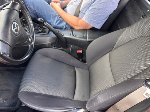 Used 2002 MAZDA MX-5 Miata image 13