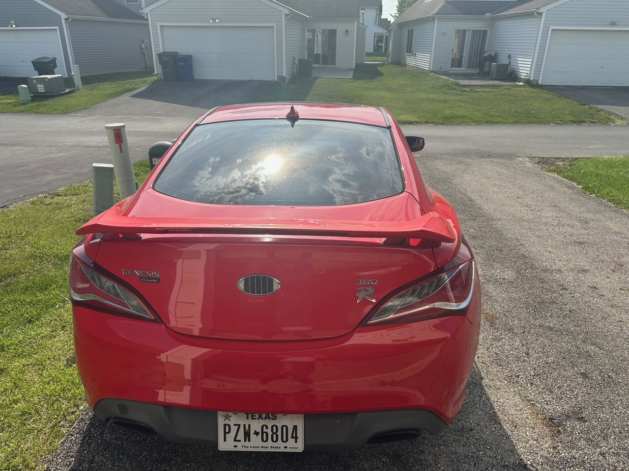 Used 2013 Hyundai Genesis 3.8 RWD image 2