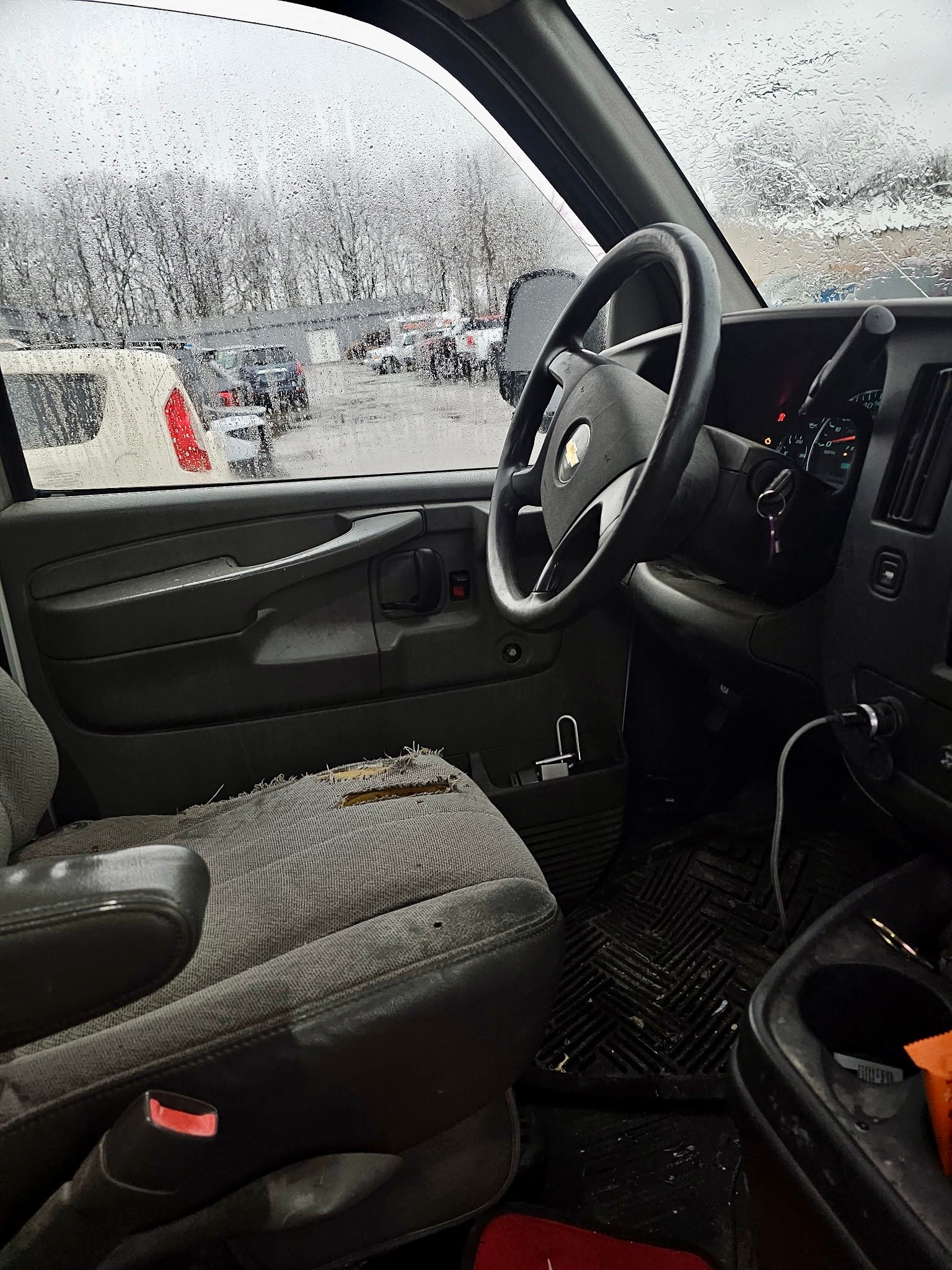 Used 2011 Chevrolet Express 3500 Extended RWD image 6