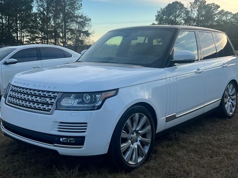 Used 2015 Land Rover Range Rover Supercharged image 2