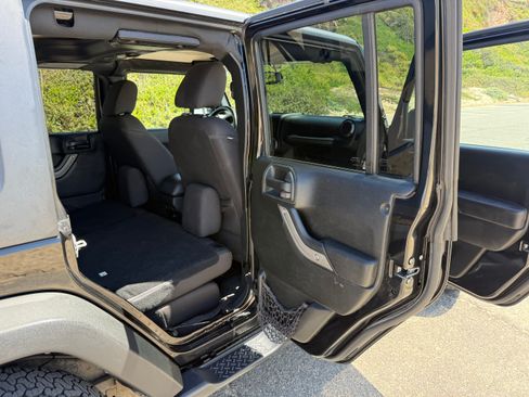 Used 2017 Jeep Wrangler Unlimited Sport w/ Quick Order Package 24S image 18