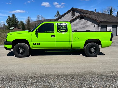 Used 2001 GMC Sierra 2500 4x4 Extended Cab HD w/ Convenience Plus Group image 2