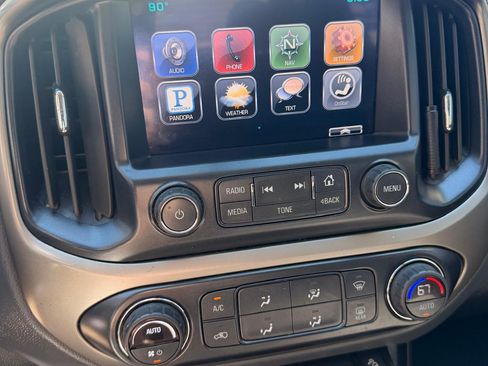 Used 2015 Chevrolet Colorado Z71 AWD/4WD image 23