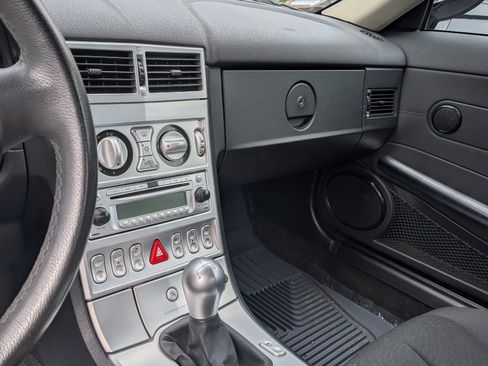 Used 2005 Chrysler Crossfire Convertible image 11
