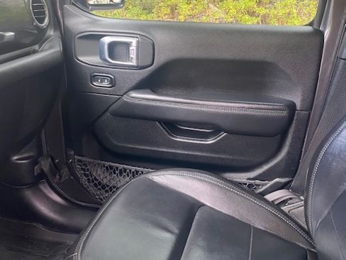 Used 2020 Jeep Wrangler Unlimited Sahara AWD/4WD image 20