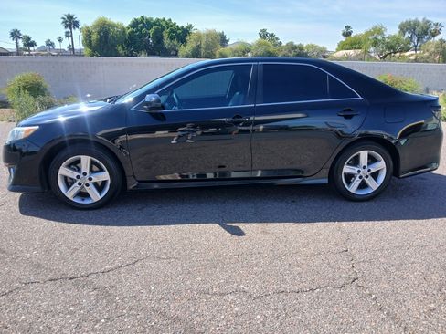 Used 2012 Toyota Camry SE image 1
