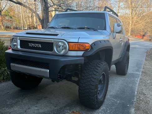 Used 2007 Toyota FJ Cruiser 4WD image 2