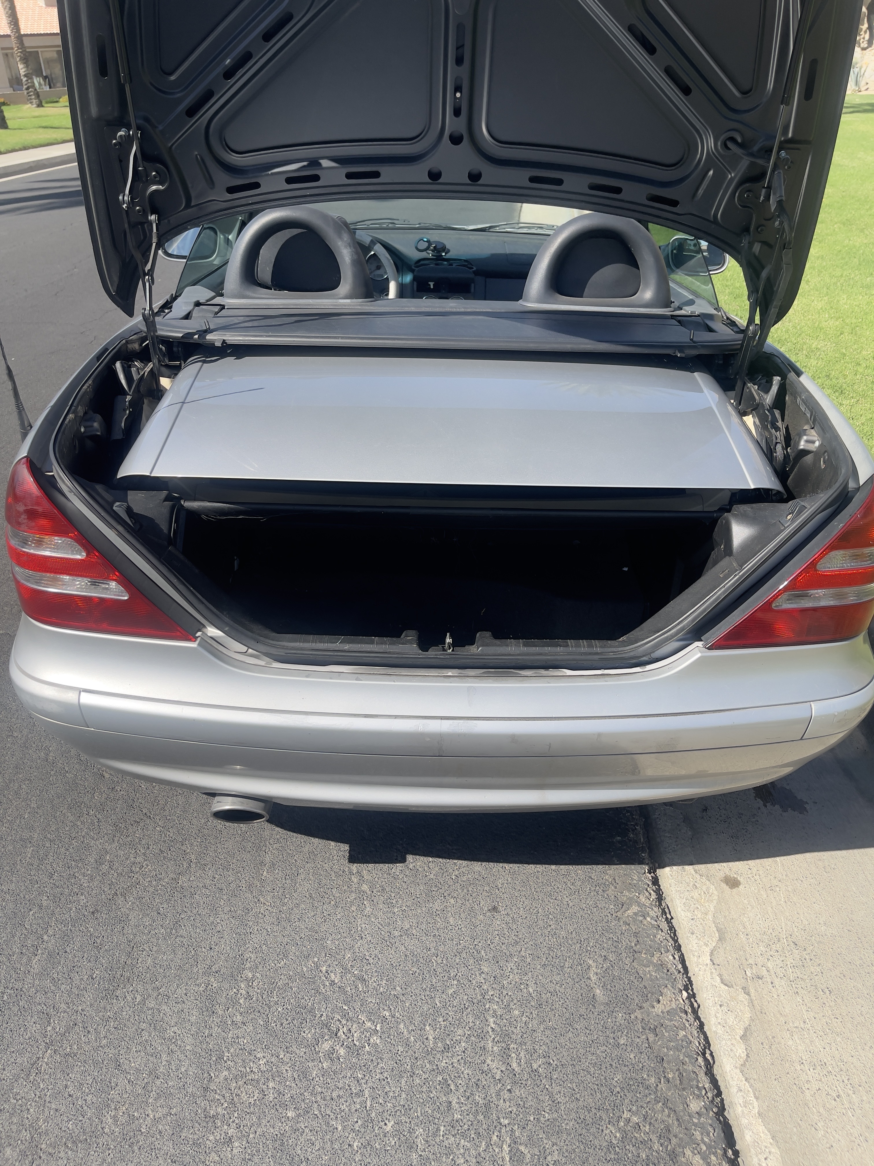 Used 2004 Mercedes-Benz SLK 320 image 2
