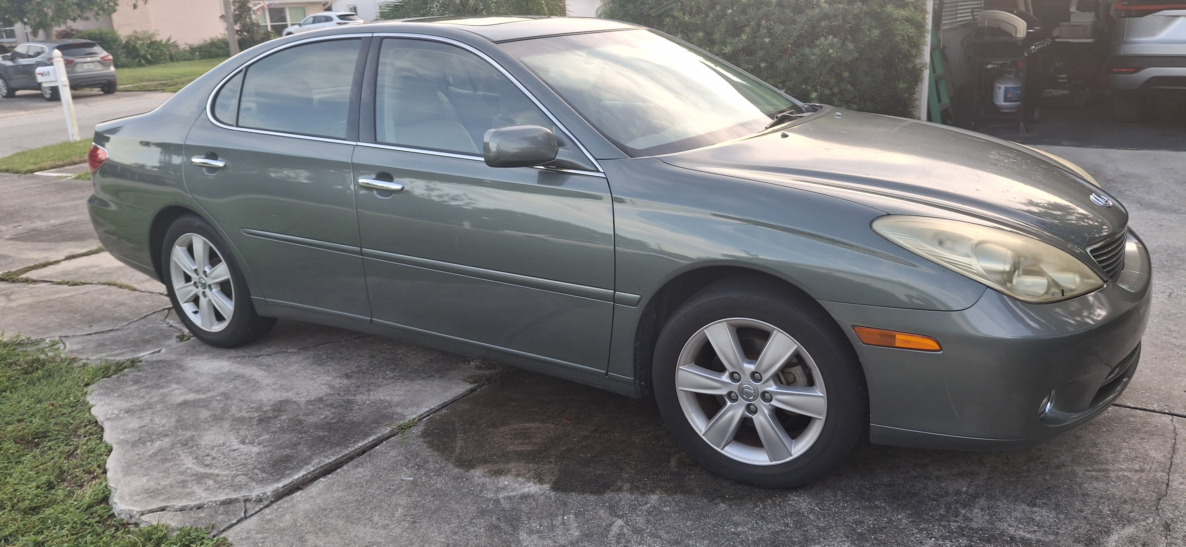 Used 2005 Lexus ES 330 w/ Preferred Accessory Pkg FWD image 4