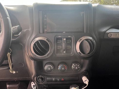 Used 2015 Jeep Wrangler Unlimited Sport w/ Quick Order Package 24S image 8