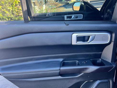 Used 2020 Ford Explorer Limited w/ Class III Trailer Tow Package image 7