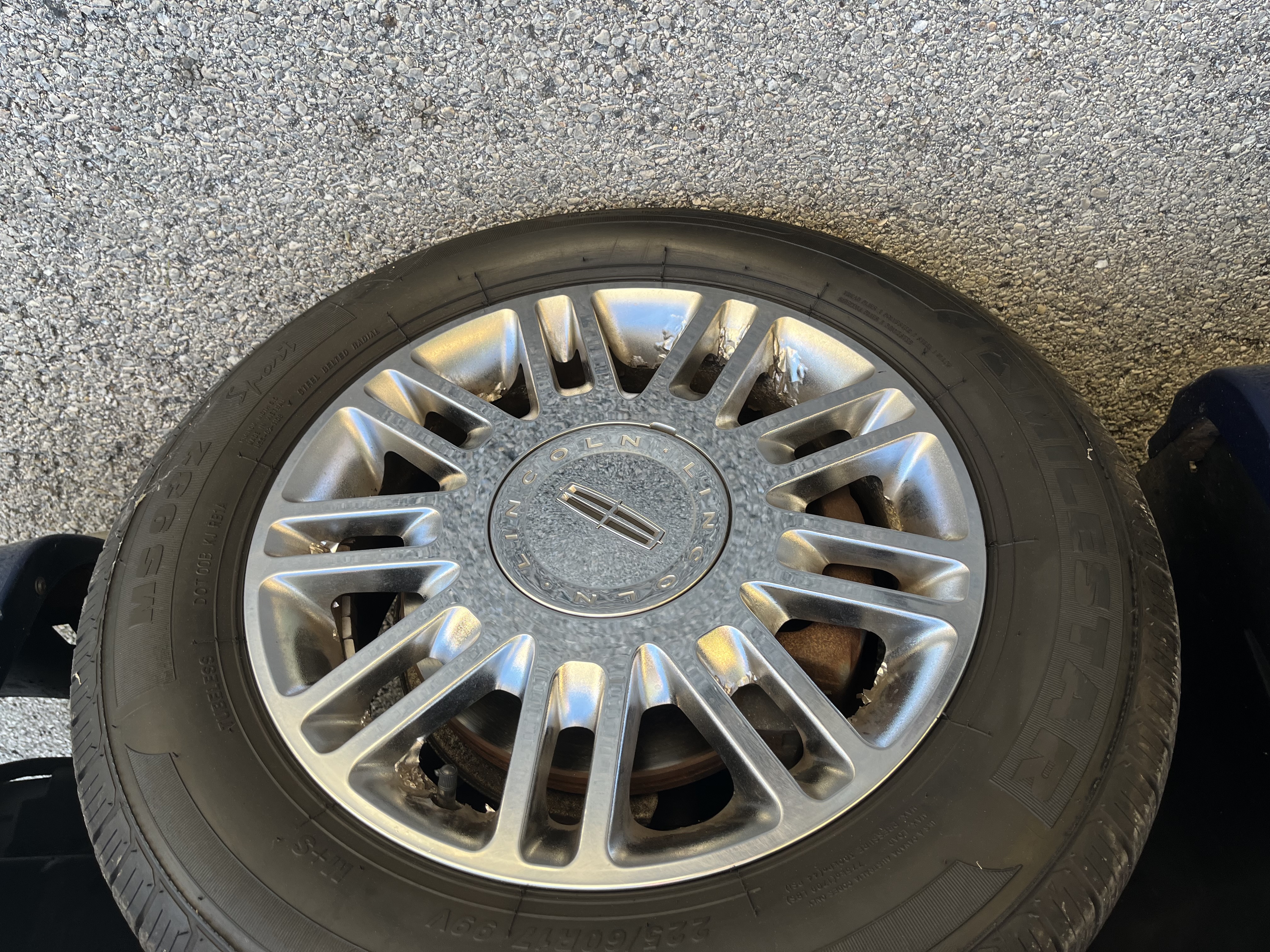 Used 2009 Lincoln Town Car Signature L RWD image 21