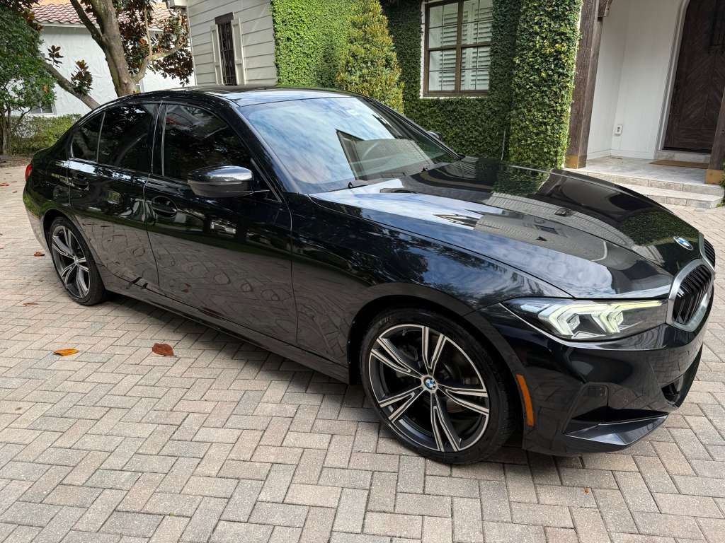 Used 2023 BMW 330i Sedan w/ Premium Package RWD image 4