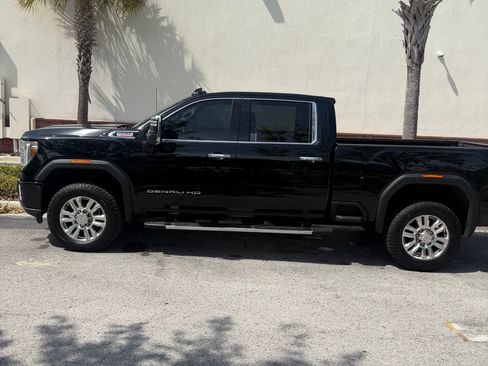 Used 2021 GMC Sierra 2500 Denali w/ Denali Ultimate Package image 1