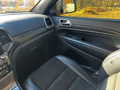 Used 2020 Jeep Grand Cherokee Altitude image 9