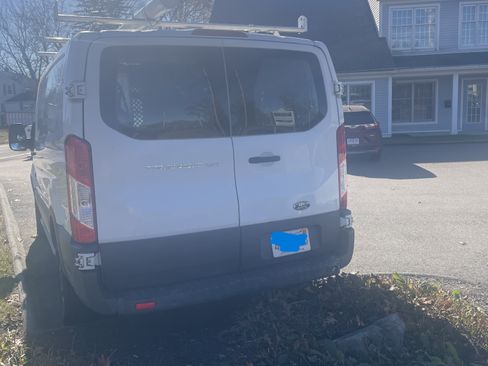 Used 2015 Ford Transit 250 130 Low Roof image 5