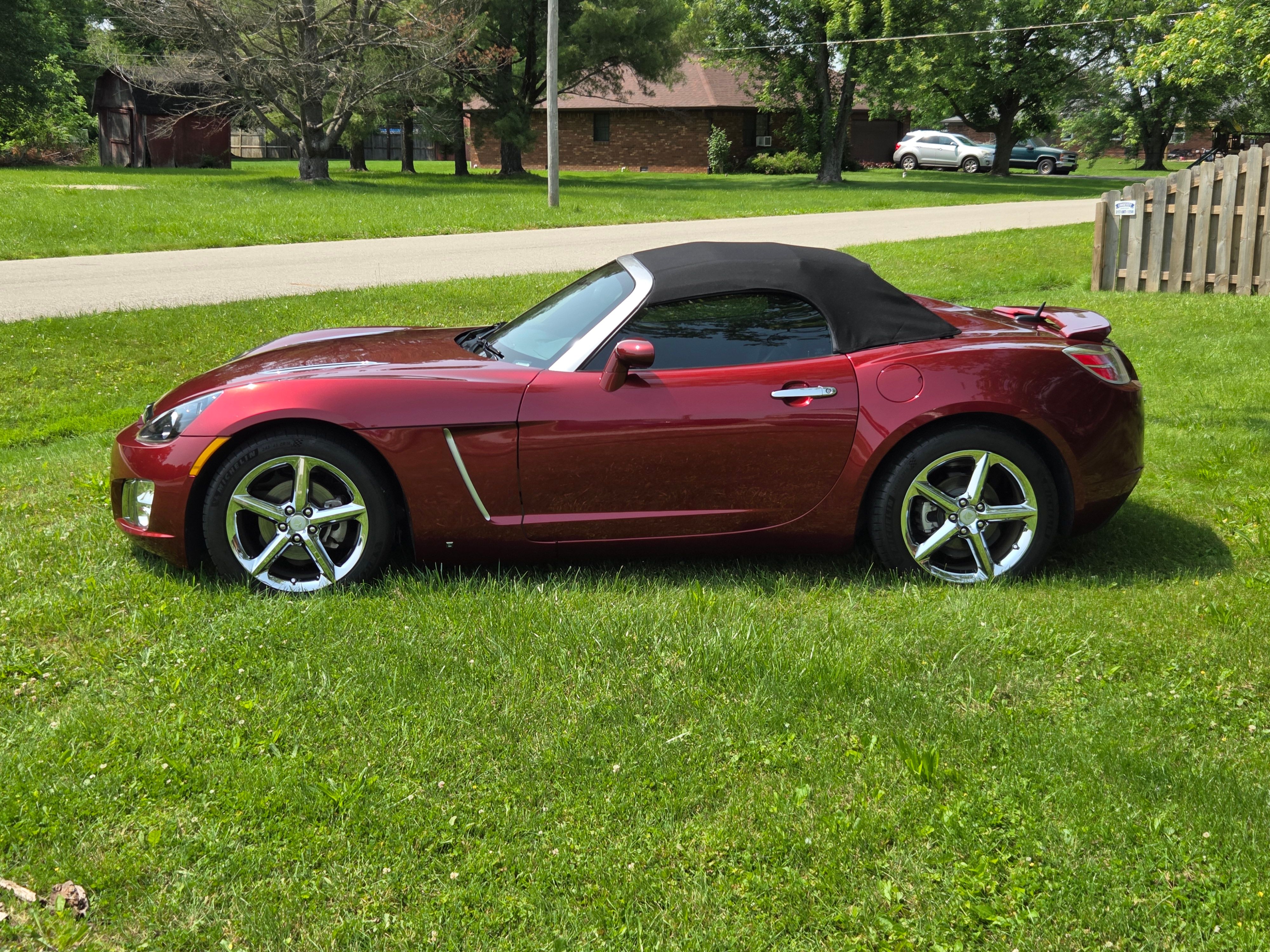 Used 2009 Saturn Sky Red Line RWD image 5