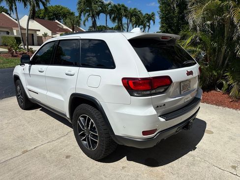 Used 2020 Jeep Grand Cherokee Trailhawk w/ Trailhawk Luxury Group image 9