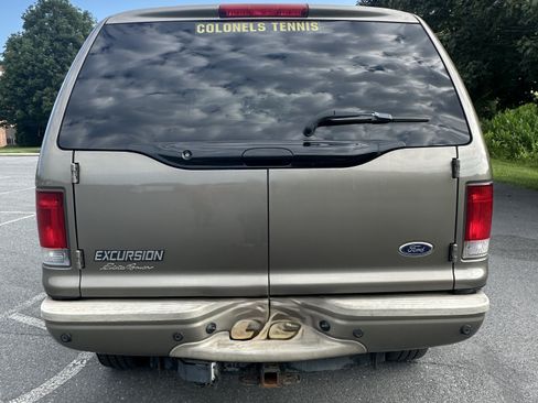 Used 2005 Ford Excursion Eddie Bauer image 2