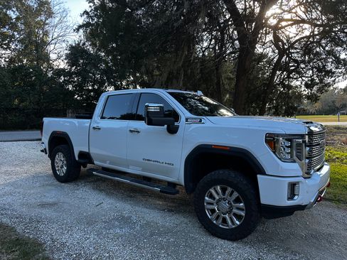 Used 2020 GMC Sierra 2500 Denali w/ Denali Ultimate Package image 2