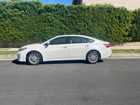 Used 2014 Toyota Avalon XLE Touring image 2