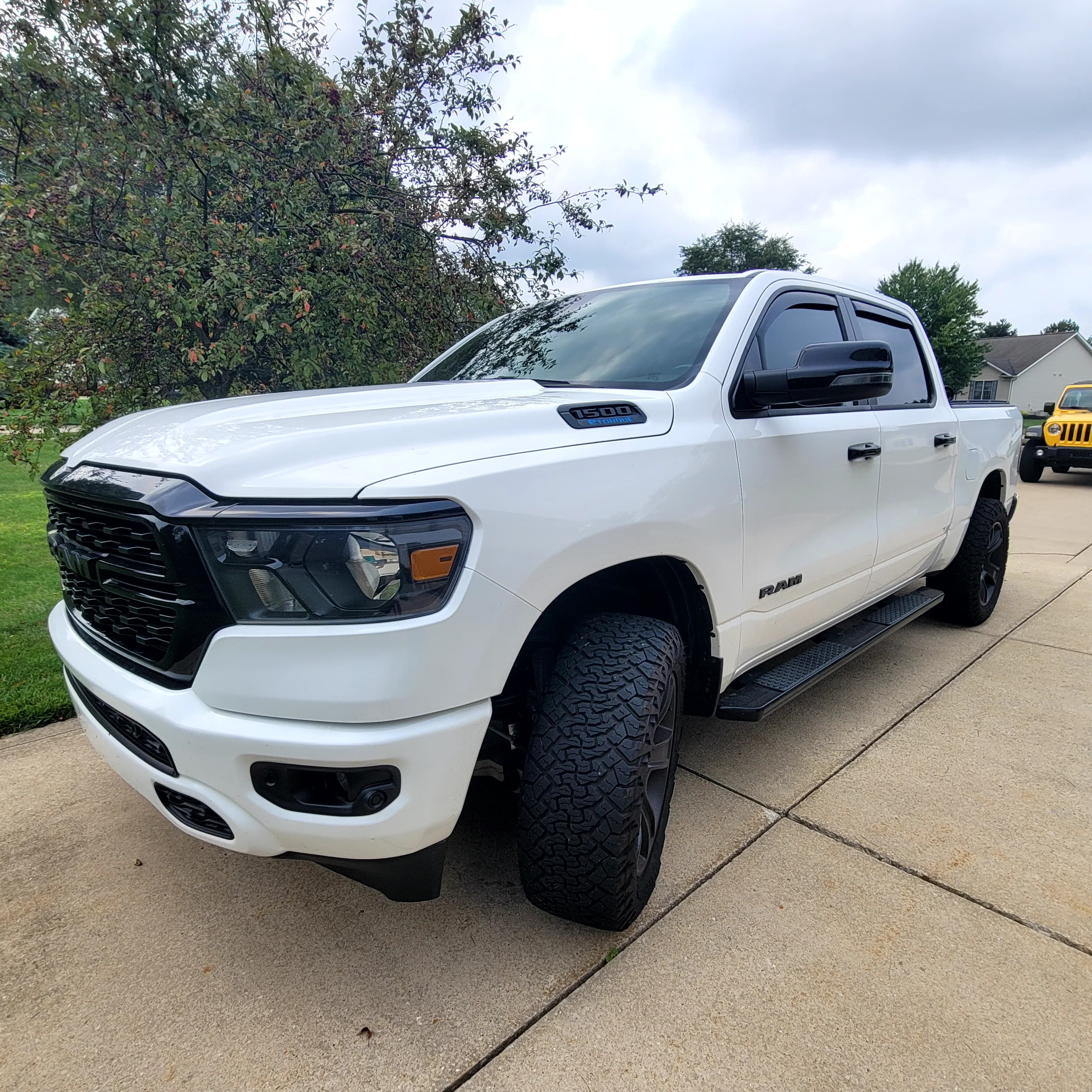 Used 2023 RAM 1500 Big Horn AWD/4WD image 4