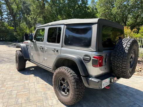 Used 2018 Jeep Wrangler Unlimited Rubicon AWD/4WD image 13