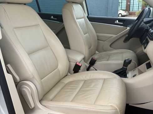 Used 2012 Volkswagen Tiguan SEL image 9
