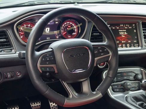 Used 2015 Dodge Challenger SRT Hellcat image 18