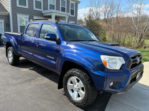 Used 2015 Toyota Tacoma 4x4 Double Cab w/ TRD Sport Package image 9