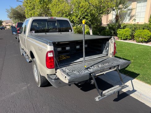 Used 2009 Ford F250 FX4 AWD/4WD image 5