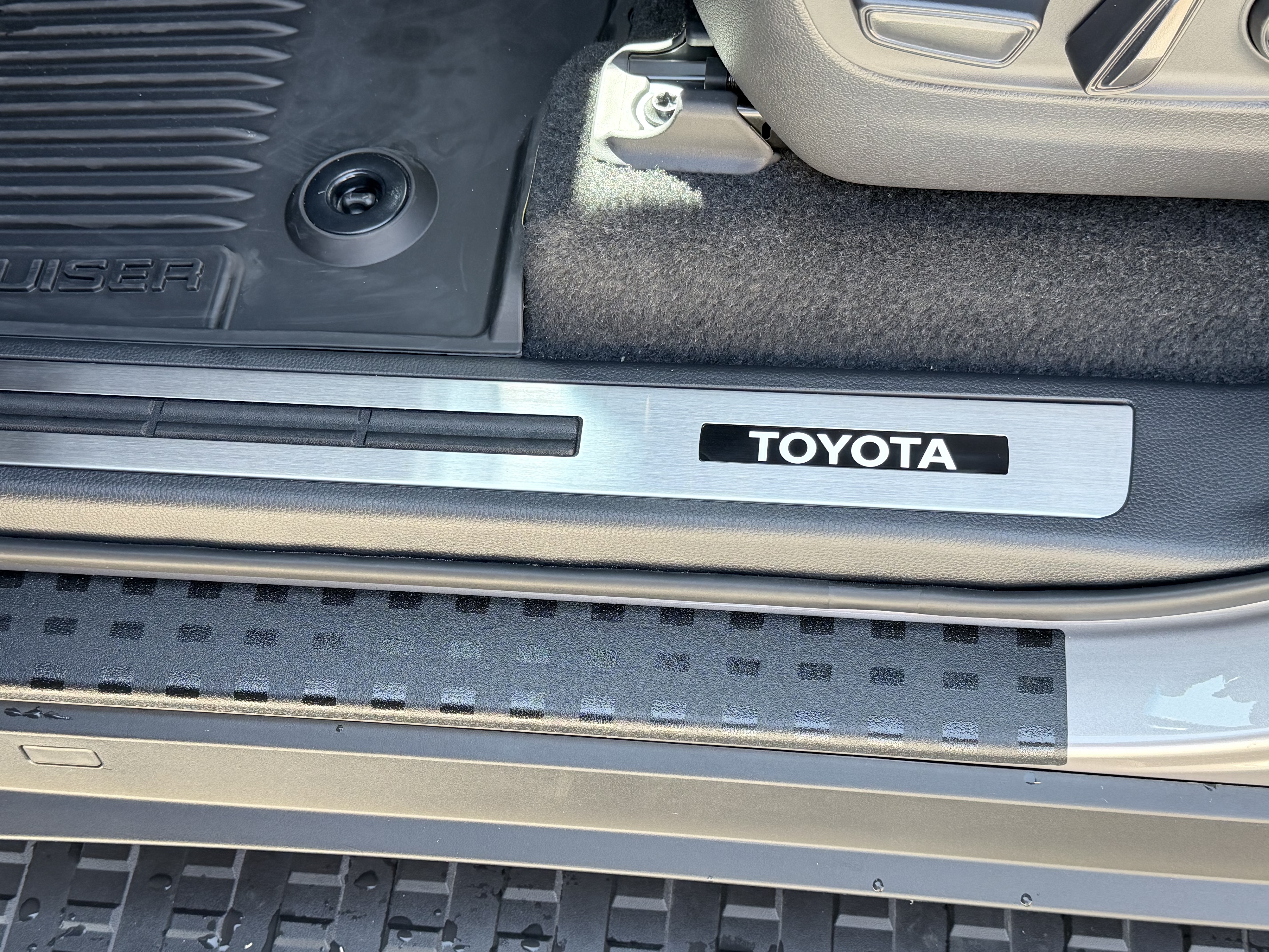 Used 2027 Toyota Land Cruiser w/ Premium Package AWD/4WD image 25