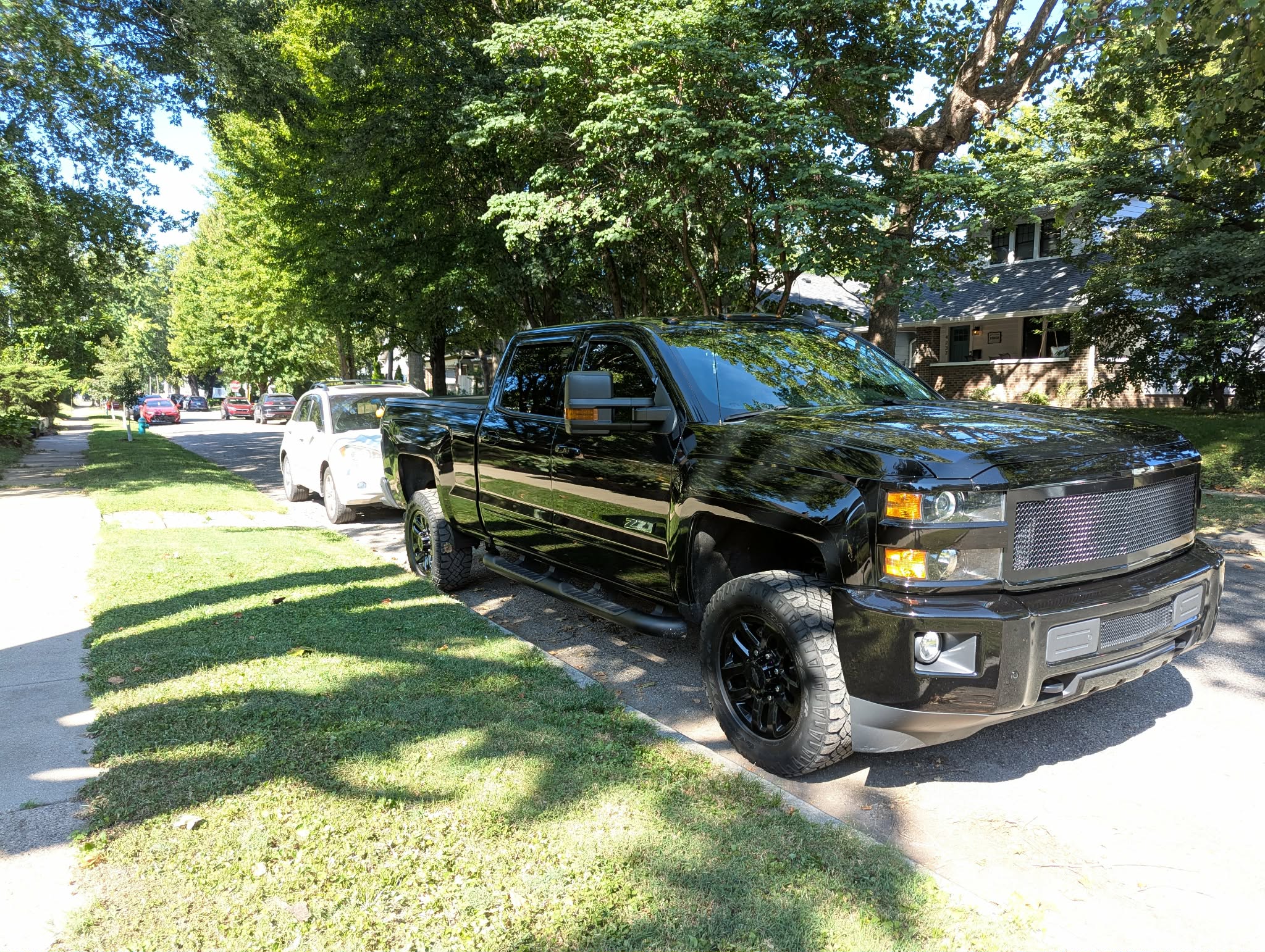 Used 2017 Chevrolet Silverado 2500 LT w/ Midnight Edition AWD/4WD image 2