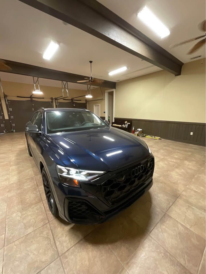 Used 2025 Audi SQ8 Prestige AWD/4WD image 6