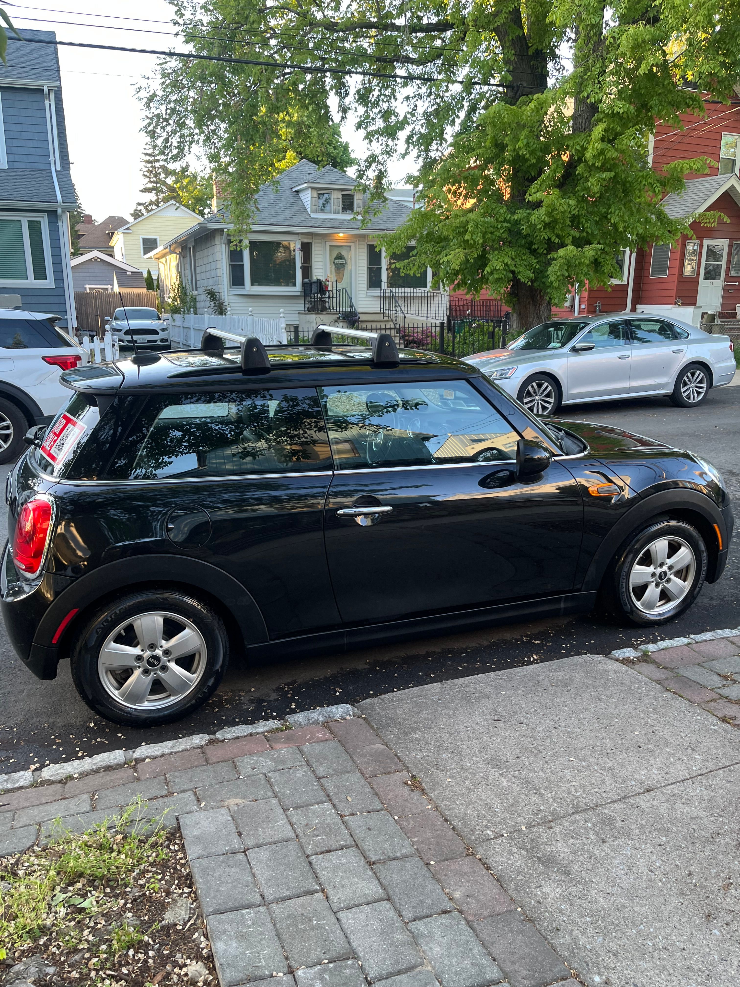 Used 2017 MINI Cooper 2-Door Hardtop FWD image 1