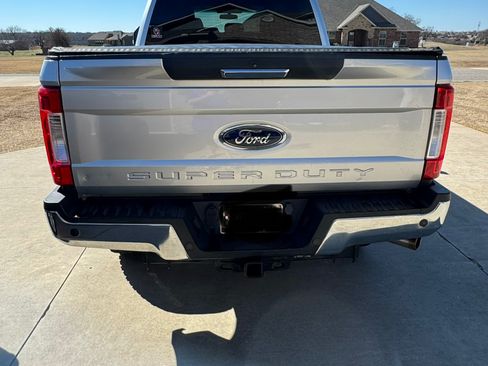 Used 2018 Ford F250 XLT w/ XLT Premium Package image 2