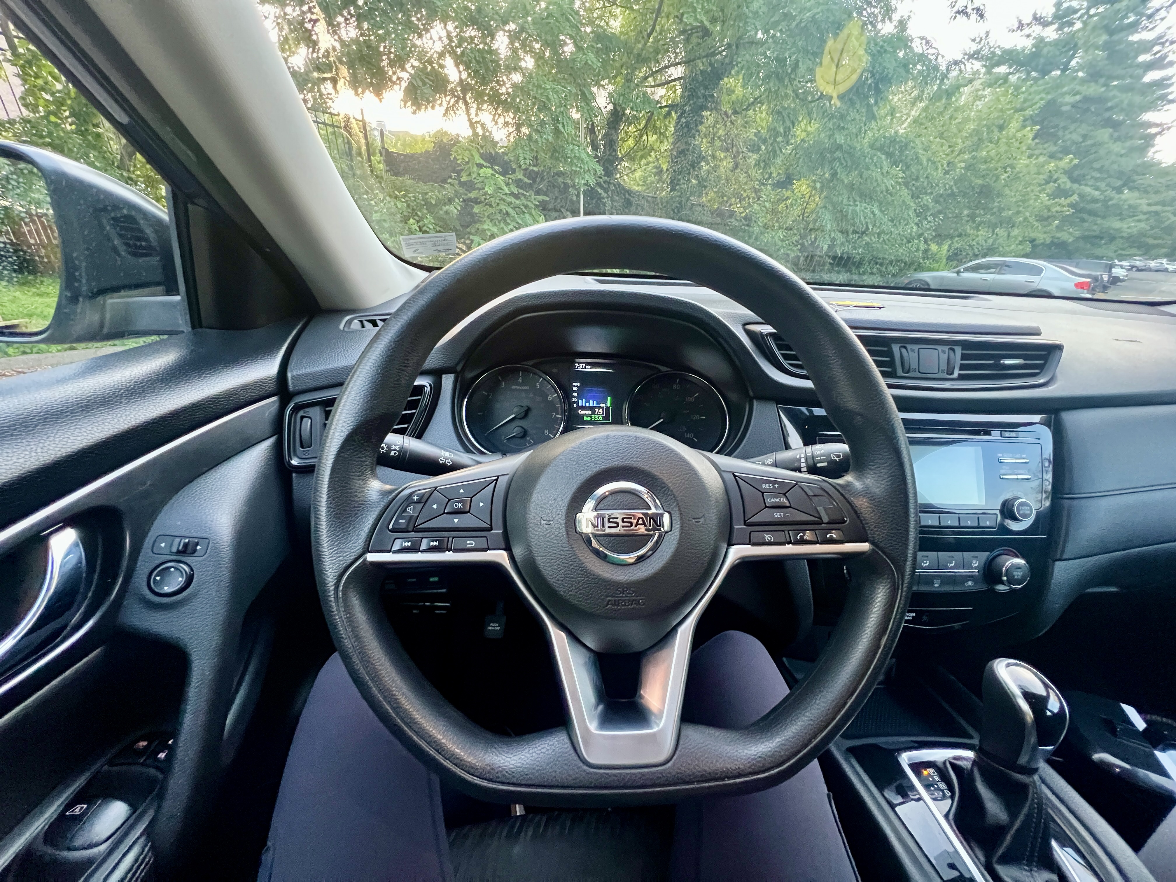 Used 2017 Nissan Rogue S AWD/4WD image 20