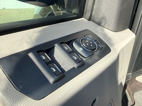 Used 2016 Ford F150 XLT image 24