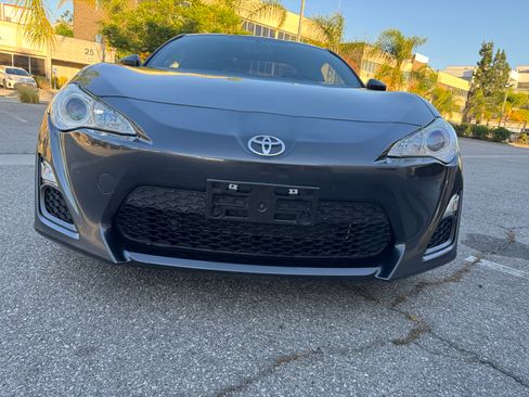 Used 2015 Scion FR-S image 23