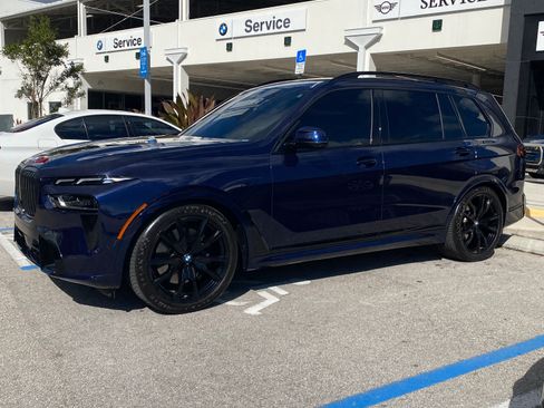 Used 2023 BMW X7 xDrive40i w/ Executive Package image 4