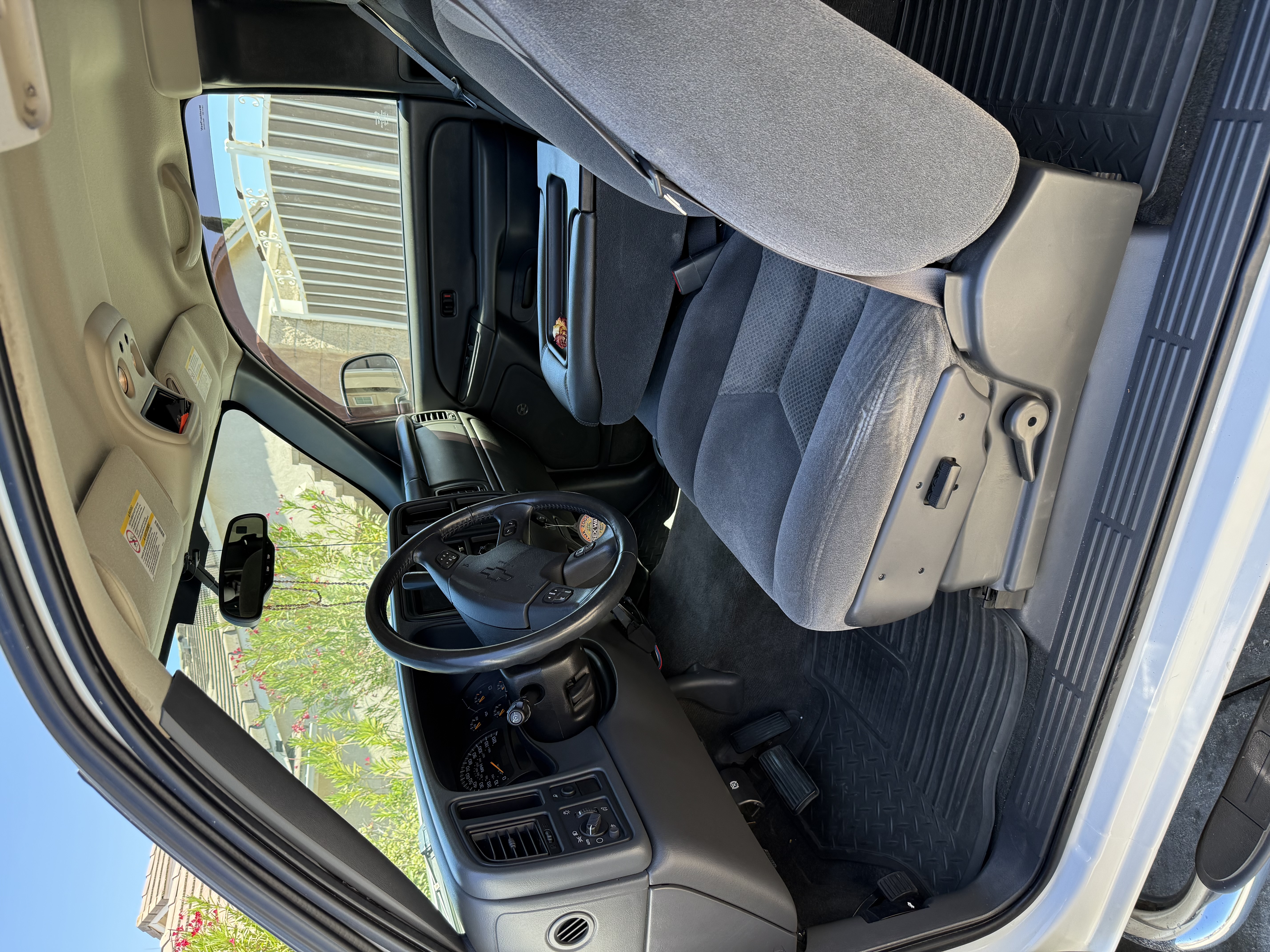 Used 2005 Chevrolet Silverado 2500 LS RWD image 9