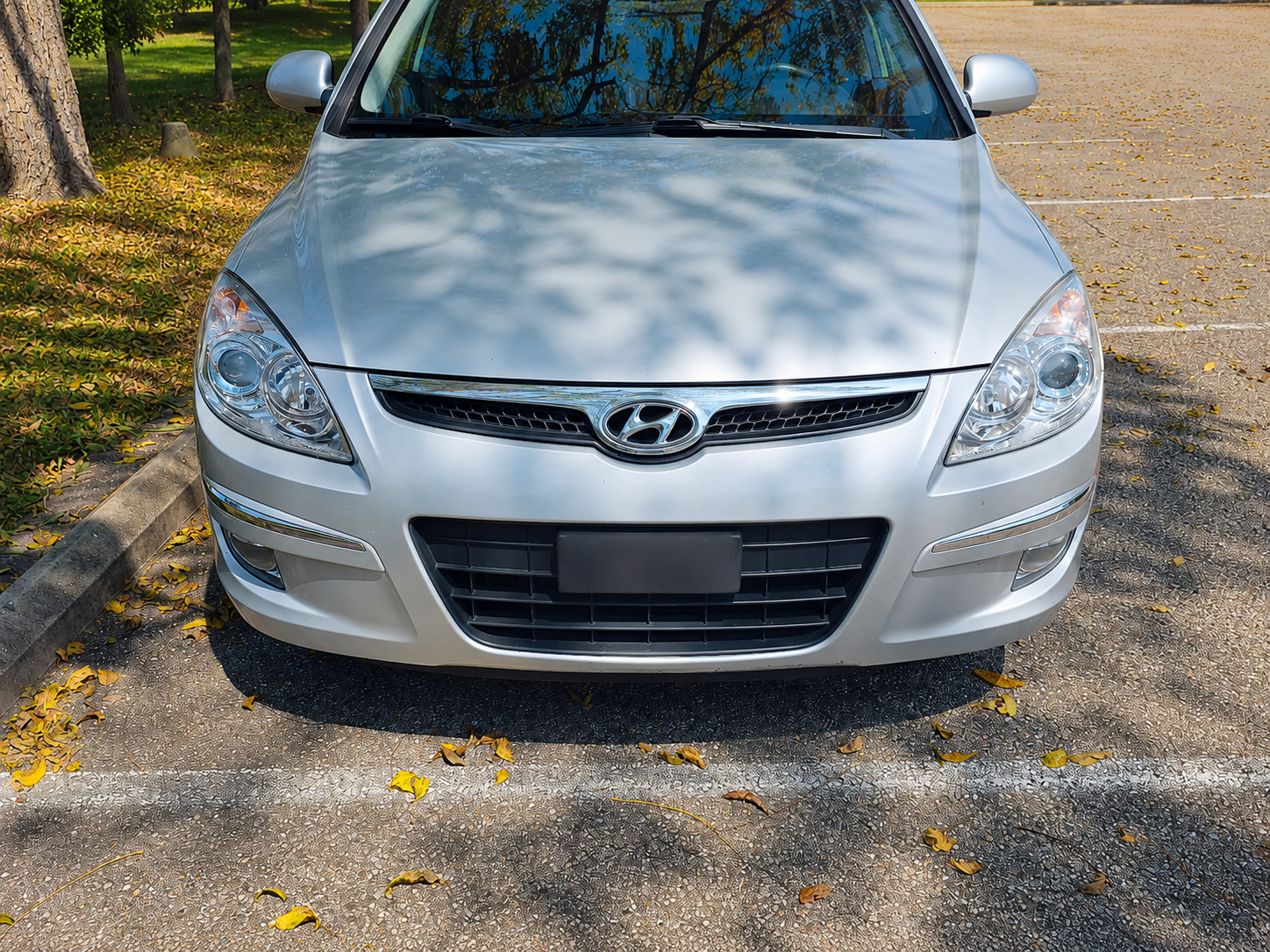 Used 2010 Hyundai Elantra SE w/ Popular Equipment Pkg 2 FWD image 2