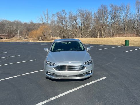 Used 2017 Ford Fusion Titanium image 4