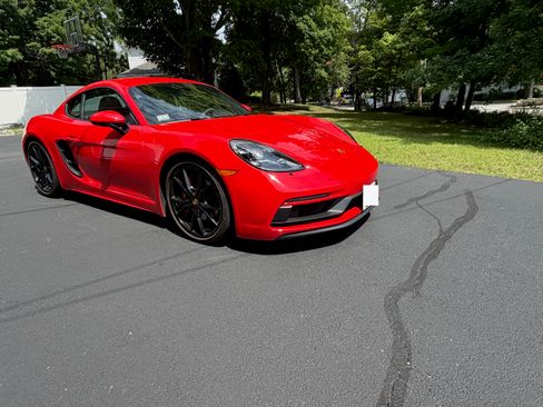 Used 2019 Porsche 718 Cayman GTS RWD image 11